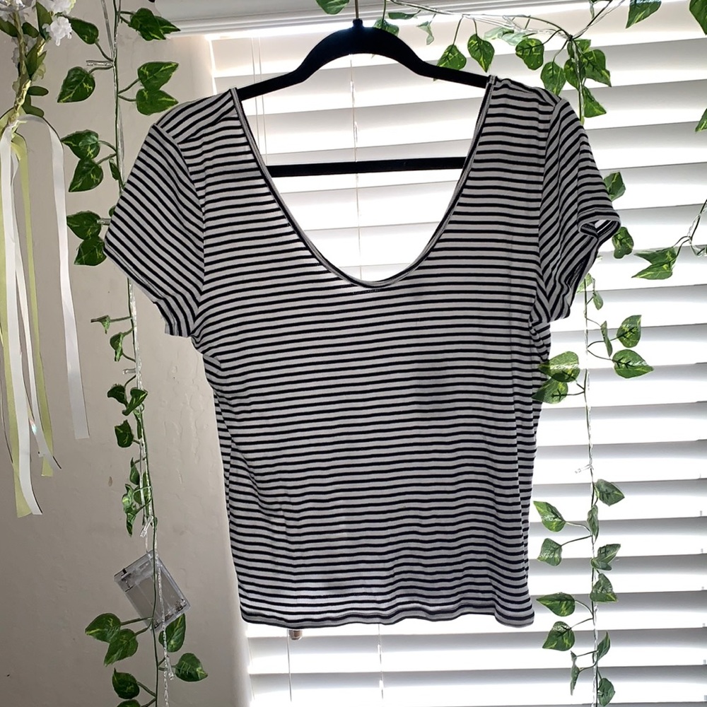 Women’s Express black and white striped t- shirt